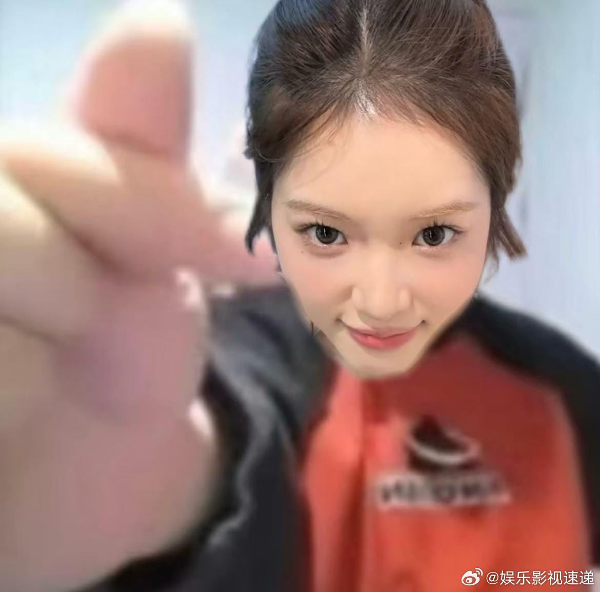 朱朱模仿桃黑黑 朱朱学姐这波安利太有说服力了，模仿桃黑黑为怦然冬季嘉宾打call