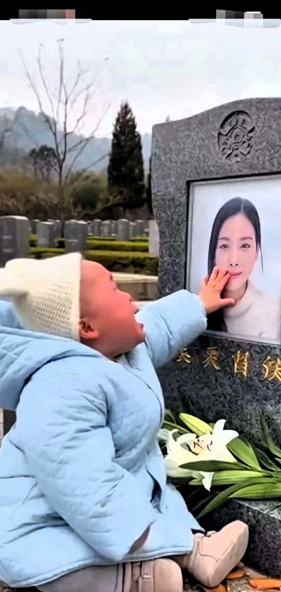 泪目啦！！！！
离世八个月的妻子托梦给丈夫说：很想宝宝，有空的时候把宝宝带来，看