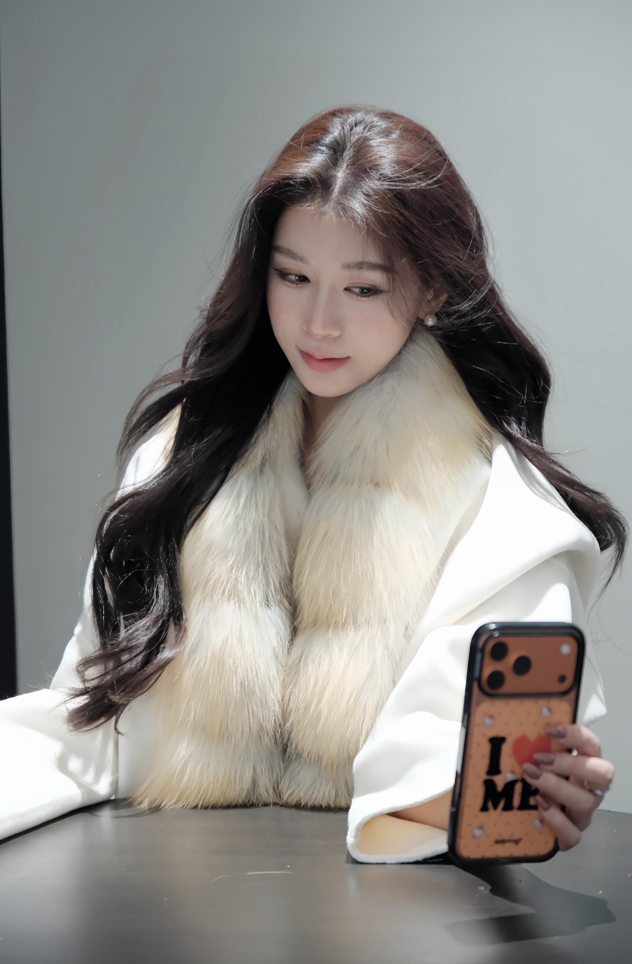 你无法用眼睛去分辨一个人 所以你先对一个人好 然后看他如何回馈你