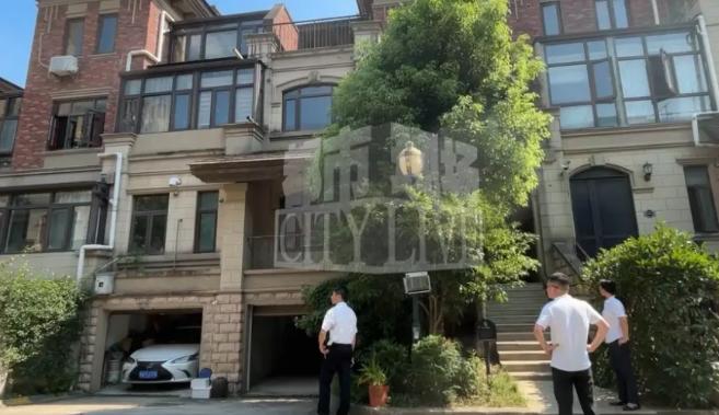 江西南昌，一男子买下别墅后，一直都没装修，直到10多年后，他才回来查看，结果却发