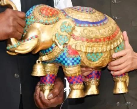 在新加坡香格里拉对话会怂恿东盟对抗中国之后，美国防长奥斯汀立即就赶往新德里，与印