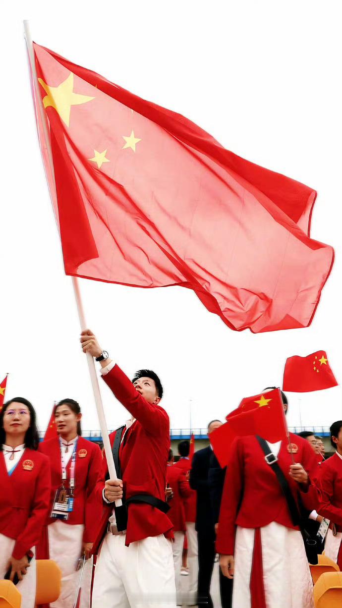 #属于马龙的奥运神图# 谁懂这张图的含神量啊！蛟龙岂非池中物，一遇风雨变化龙！中