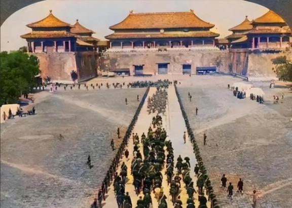 日本人为啥没抢故宫的文物？千万不要美化任何侵略者，故宫的文物能够留到现在，纯粹是