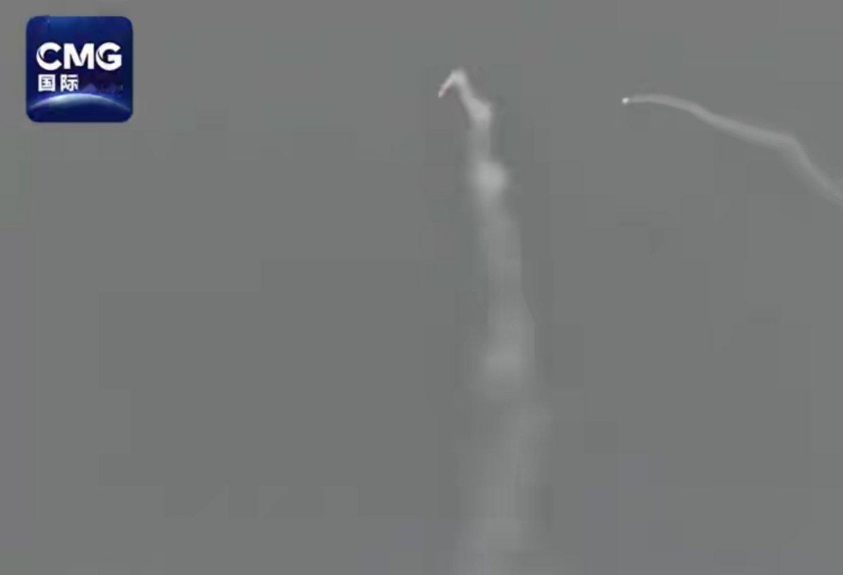 伊朗开展了新一阶段“强力打击”，又拿出了新的导弹：射程1400公里，突防能力强。