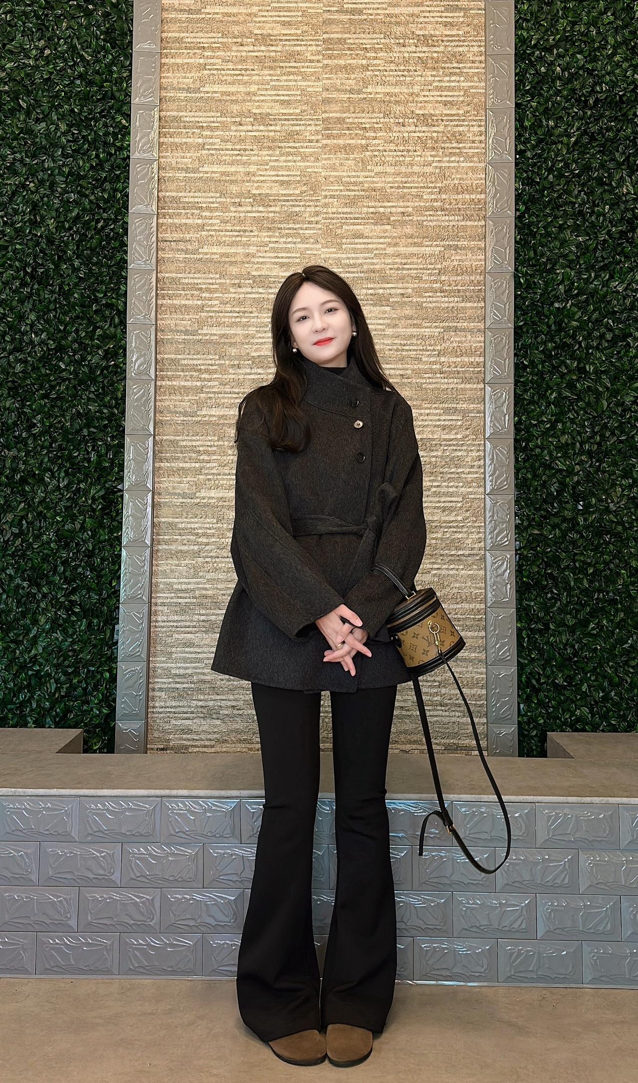 幸福不属于穷人也不属于富人 属于有良心且懂得珍惜的人外套