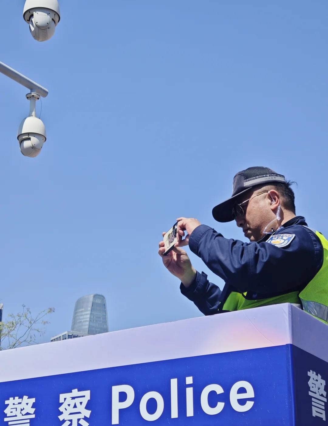 五大道最繁忙的警察！
真的是国泰民安！
五大道