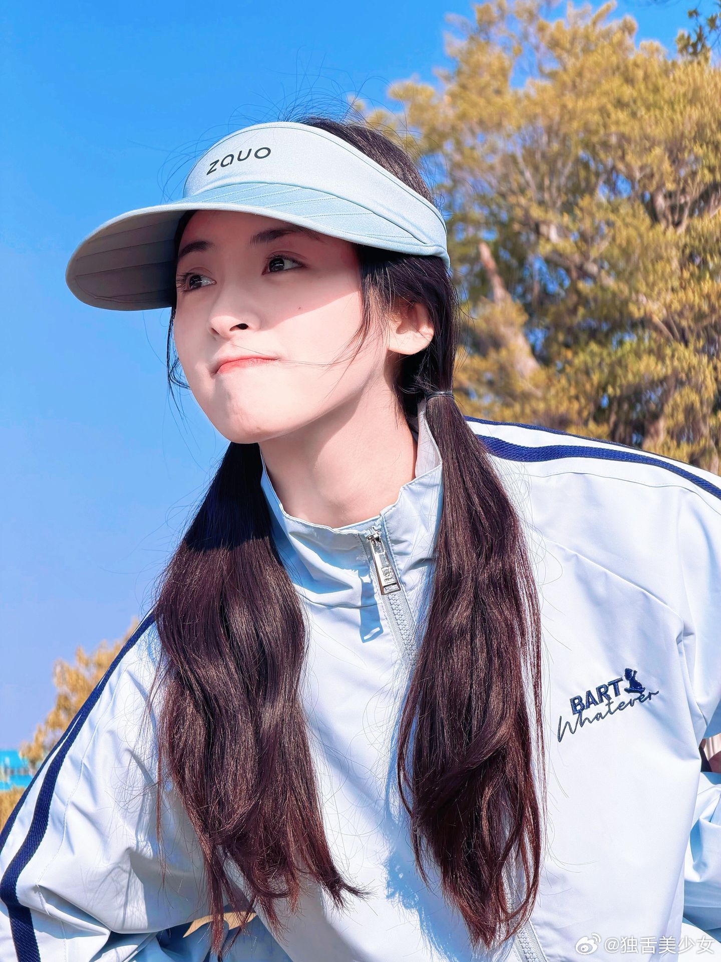 沈月说自己在演员里也是比较普通没想到沈月会觉得自己普通，还自认为不漂亮。秦岚真诚