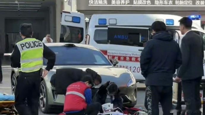 感觉甚至都有点应激式回应了  ，这个事故是人为操作失误。小米回应：小米汽车处于人