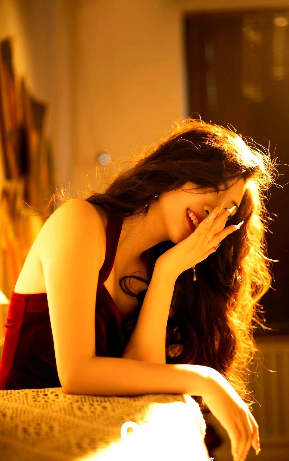 朋友圈今早又被那篇《不拉黑不删除不搭理》刷屏,作者一句“不是他高冷是你不配”把不