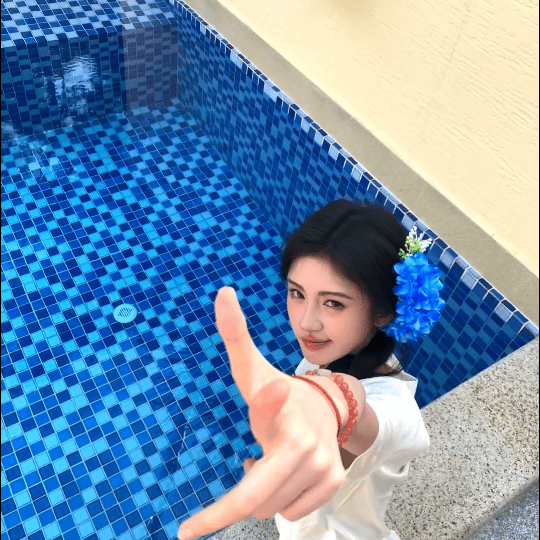 淘宝天猫服饰品牌大使鞠婧祎顶级美商鞠婧祎出任淘宝天猫服饰品牌大使，穿搭秘诀直接抄