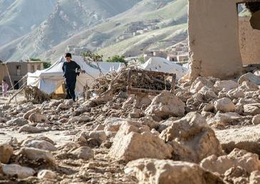 阿富汗问题，开始变味了。
3月16日，联合国安理会一致通过决议，却只给联合国阿富