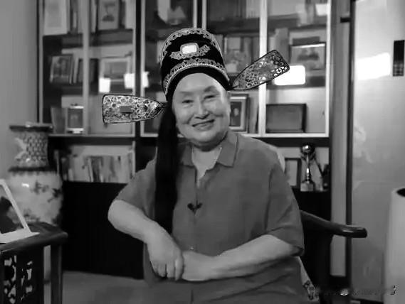 一个“周仁”走了，另一个“周仁”会接续，演员可以谢幕，角色一直都在。
李爱琴大师