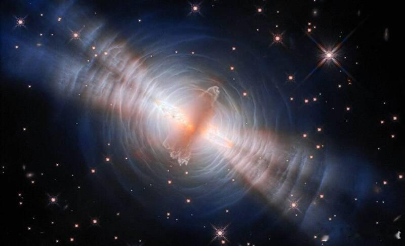 宛如被光束劈开的“宇宙之蛋” 哈勃捕捉罕见“蛋星云”恒星临终画面海外新鲜事ai热