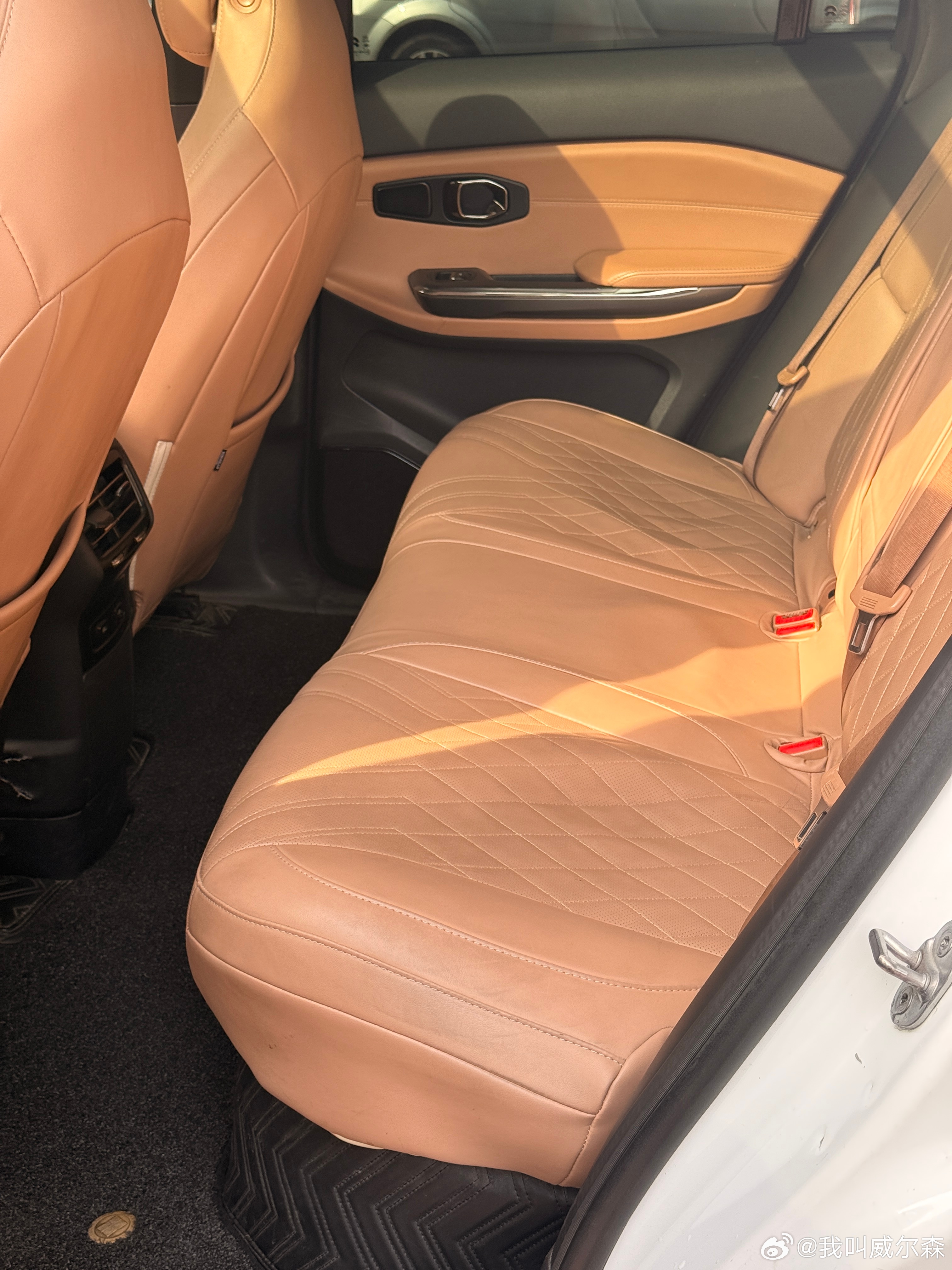 蔚来这次用初代ES6车主王哥的故事，告诉了我们什么？其实这并不是单纯讲一个车主有