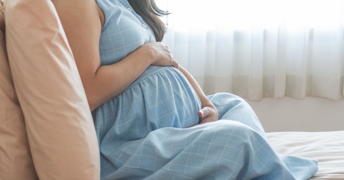 【四胎能休产假吗？四川崇州人社局回应：生育第四个子女不能享受90天的延长产假】近