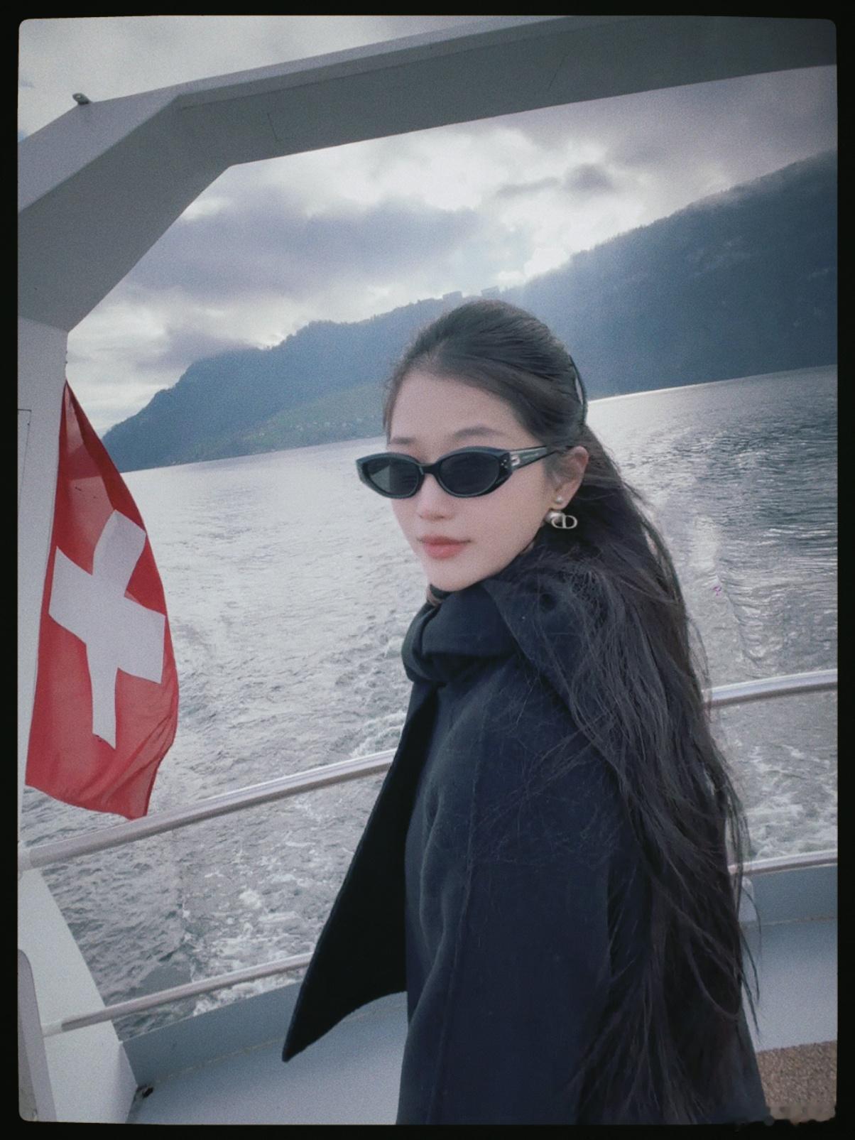 谁懂啊！走着走着看到我杰伦大海报！🥲 