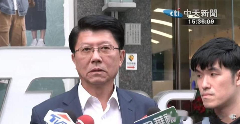 陈以信退出台南市长初选 谢龙介感谢团结！
上个月，国民党“立委”陈以信突然宣布投