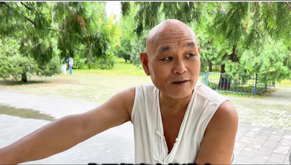 【多少存款才算“够”养老？钱应该留给子女，还是自己留着用？北京大爷的这番话，震撼