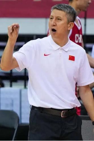 [浮云]郭士强赌赢了！放弃得分王，男篮新名单揭露残酷真相，国家队不要明星要士兵。