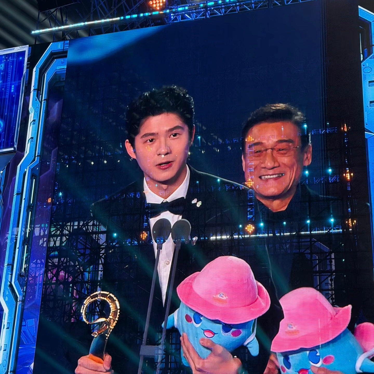 刘昊然这张电影脸确实很适合大屏幕 ​​​