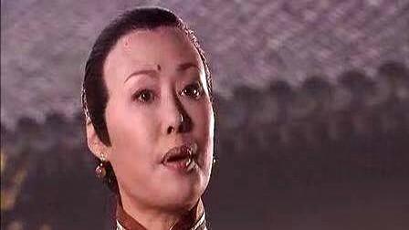 开拍前三天，郭宝昌宁愿赔钱也要换人，非让谢兰来演《大宅门》里的抱狗丫头。

果然