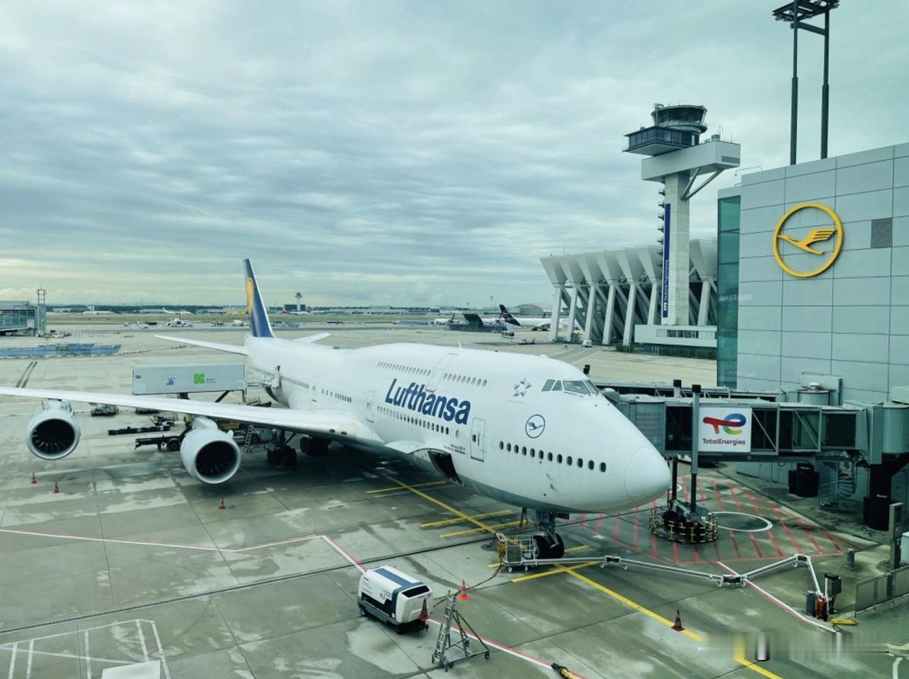 【受能源危机影响，欧洲最大航司“汉莎航空”宣布关闭支线航空公司CityLine】