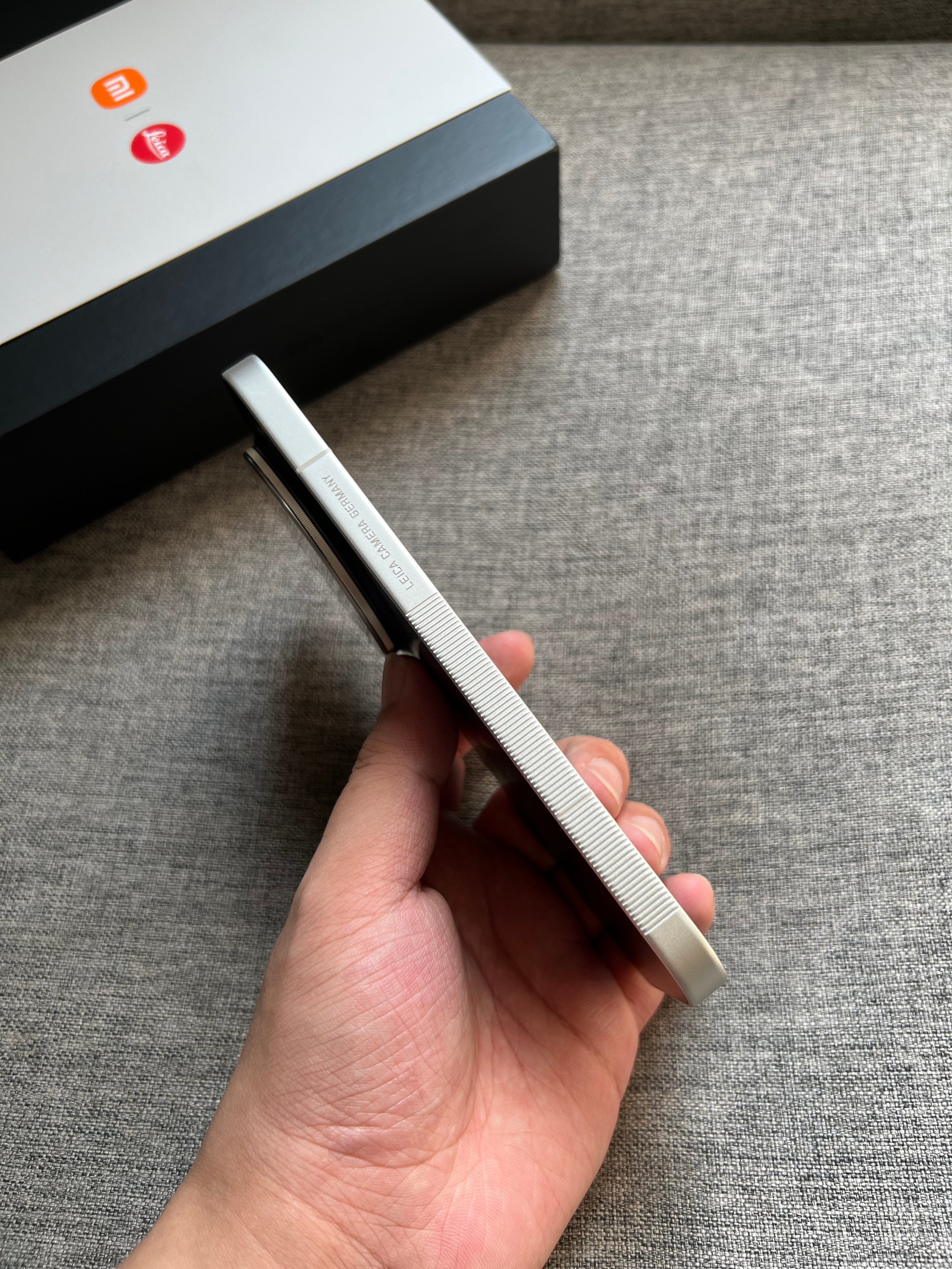 小米17 Ultra 徕卡版 非卫星 16+512G 黑银色，仅使用20天，屏幕