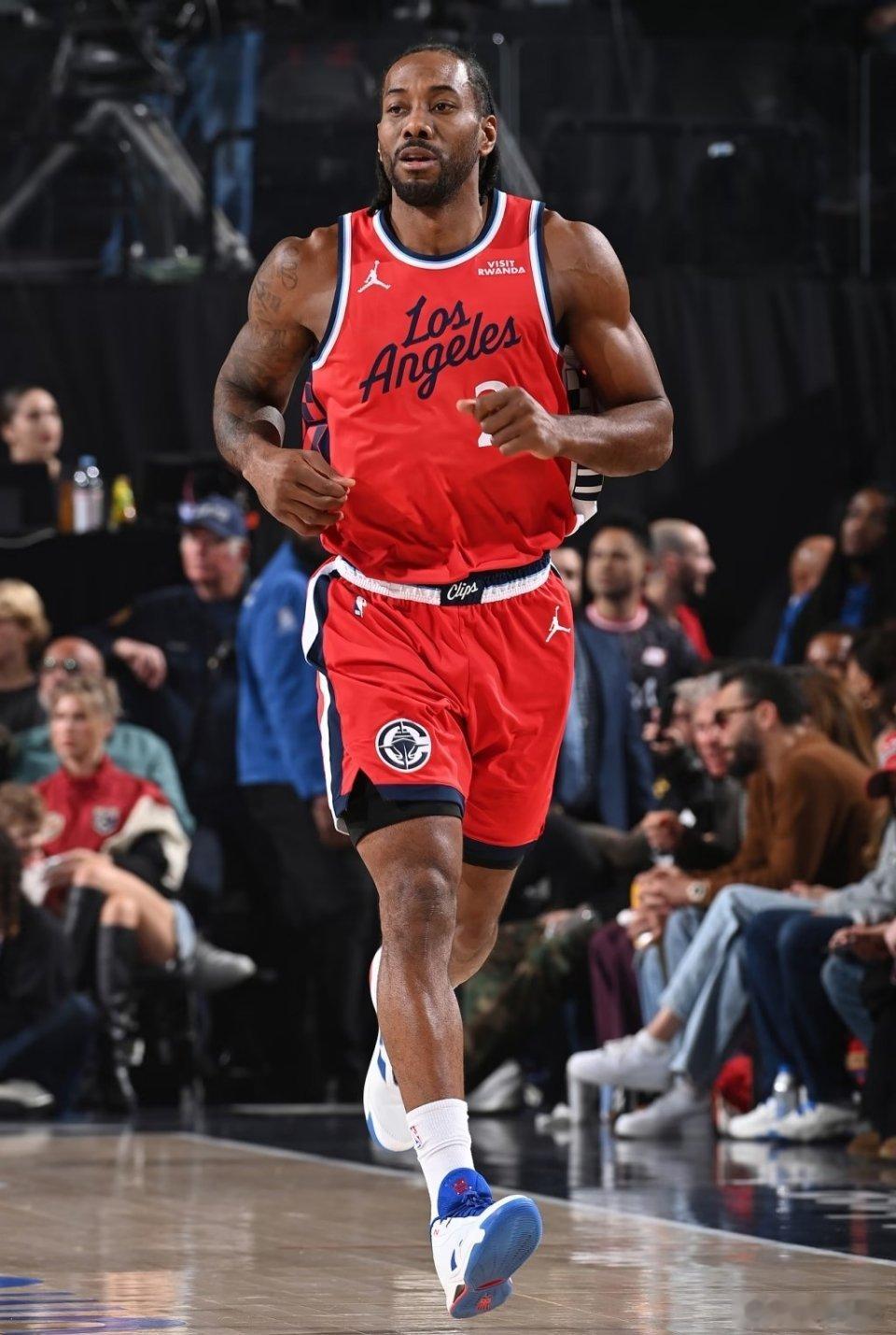 NBA常规赛快船主场109-111惜败魔术，小卡全场25投14中、三分7中2、罚