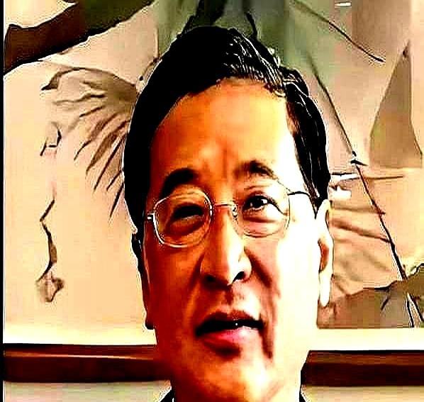 陈晓这基因，建议直接上锁
本来以为陈晓剃个阴阳头，演那种被生活反复碾压的糙老爷们