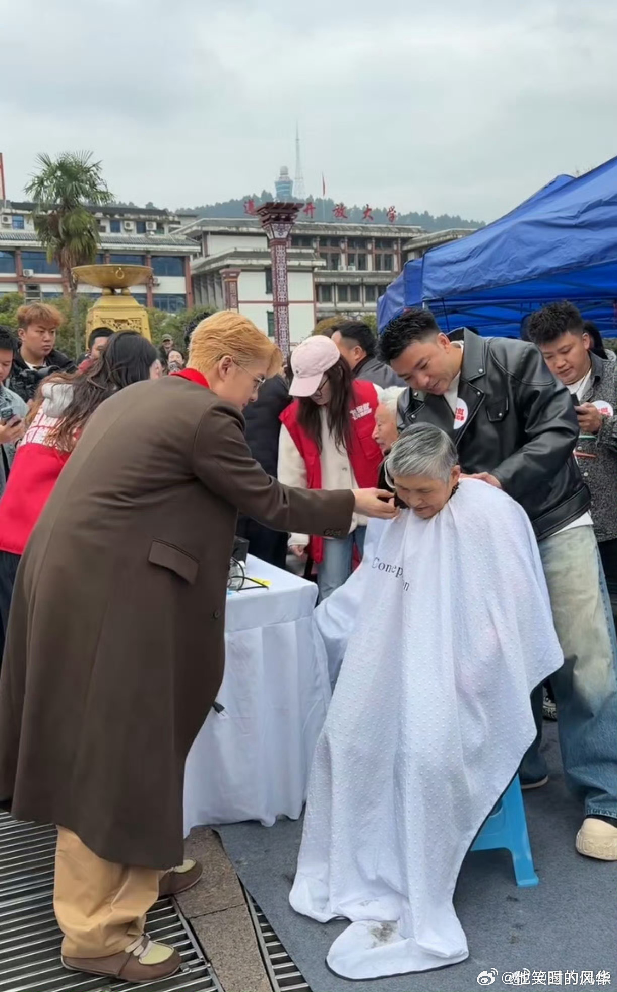 吴克群二月二召集100位理发师义剪 不止是龙抬头，更是爱心抬头！吴克群召集理发师