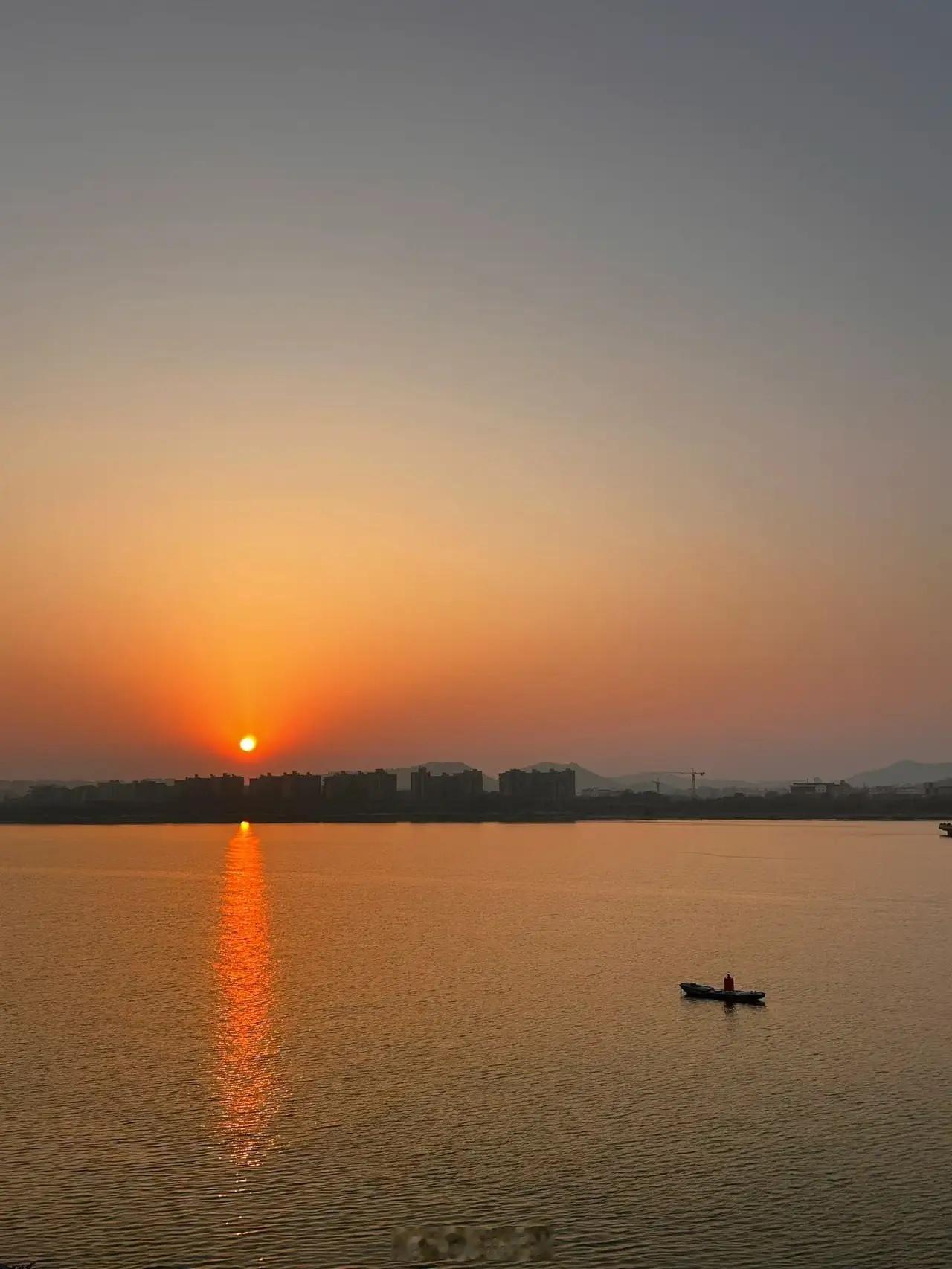 2026年主线：新能源，可控核聚变、光伏、风能、ai、粮食、人工智能、储能！美国