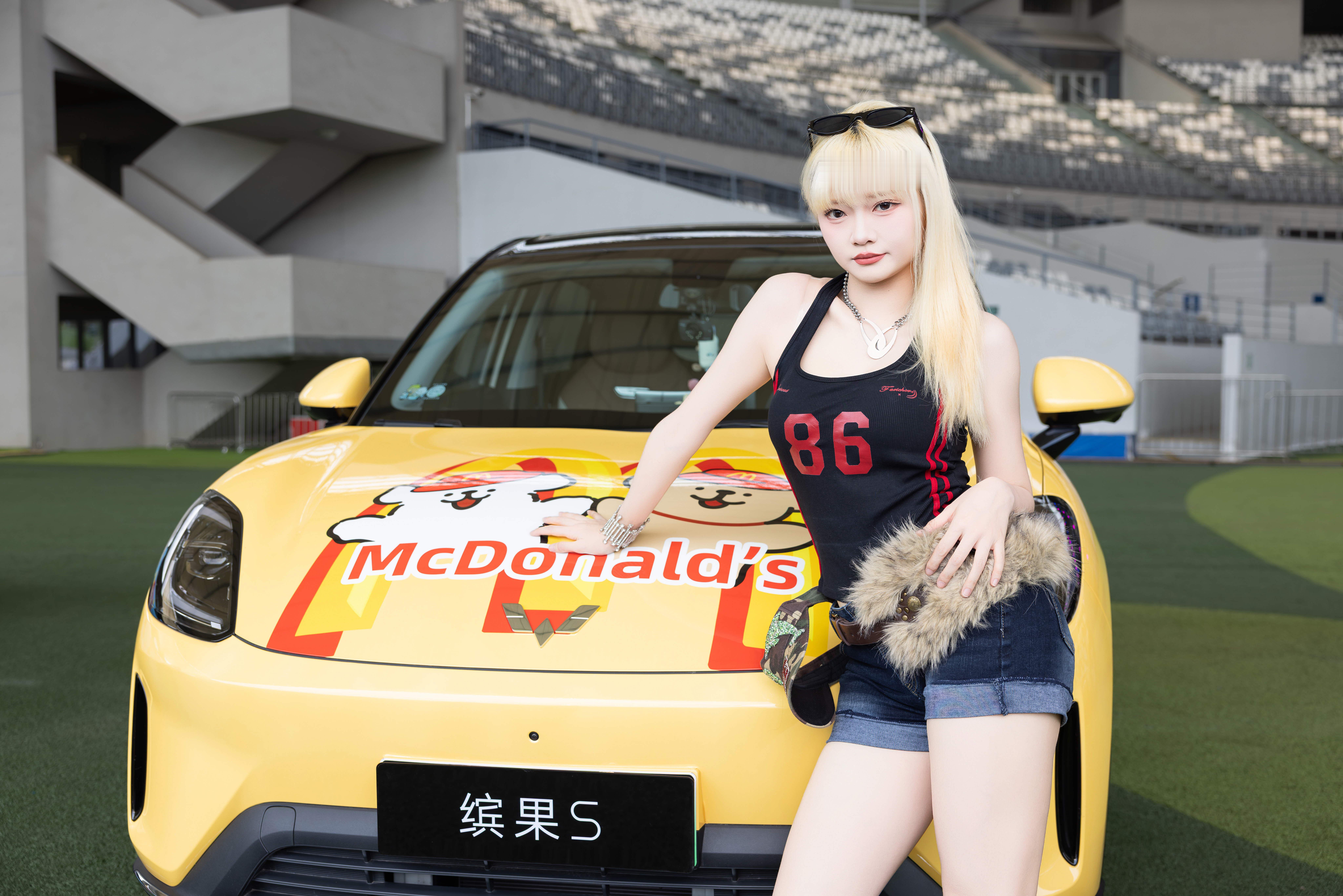 各位老师下午好～五菱代步车300万用户盛典 五菱美少女集结中💐邂逅颜值座驾畅谈