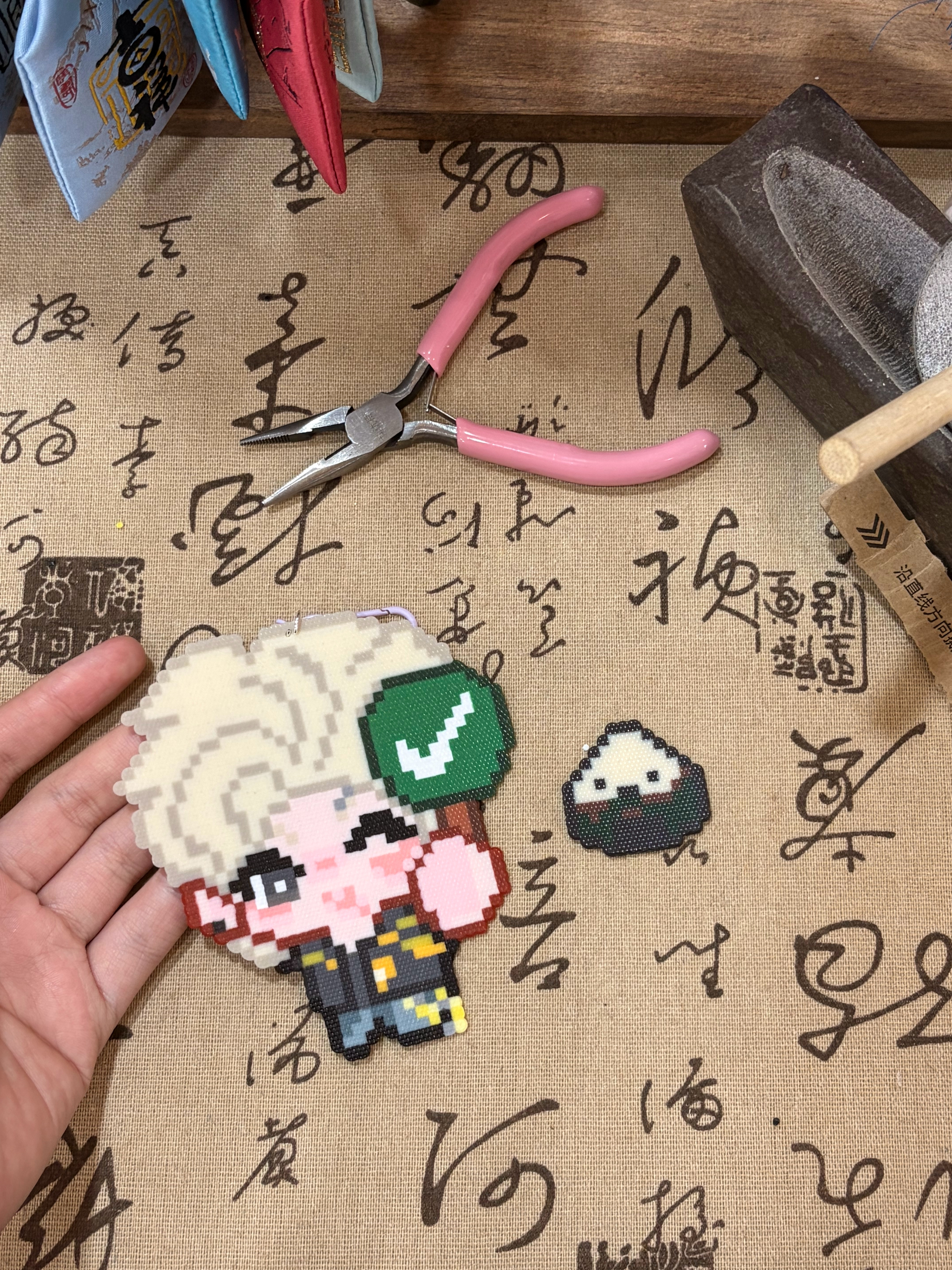 给金发全世界 