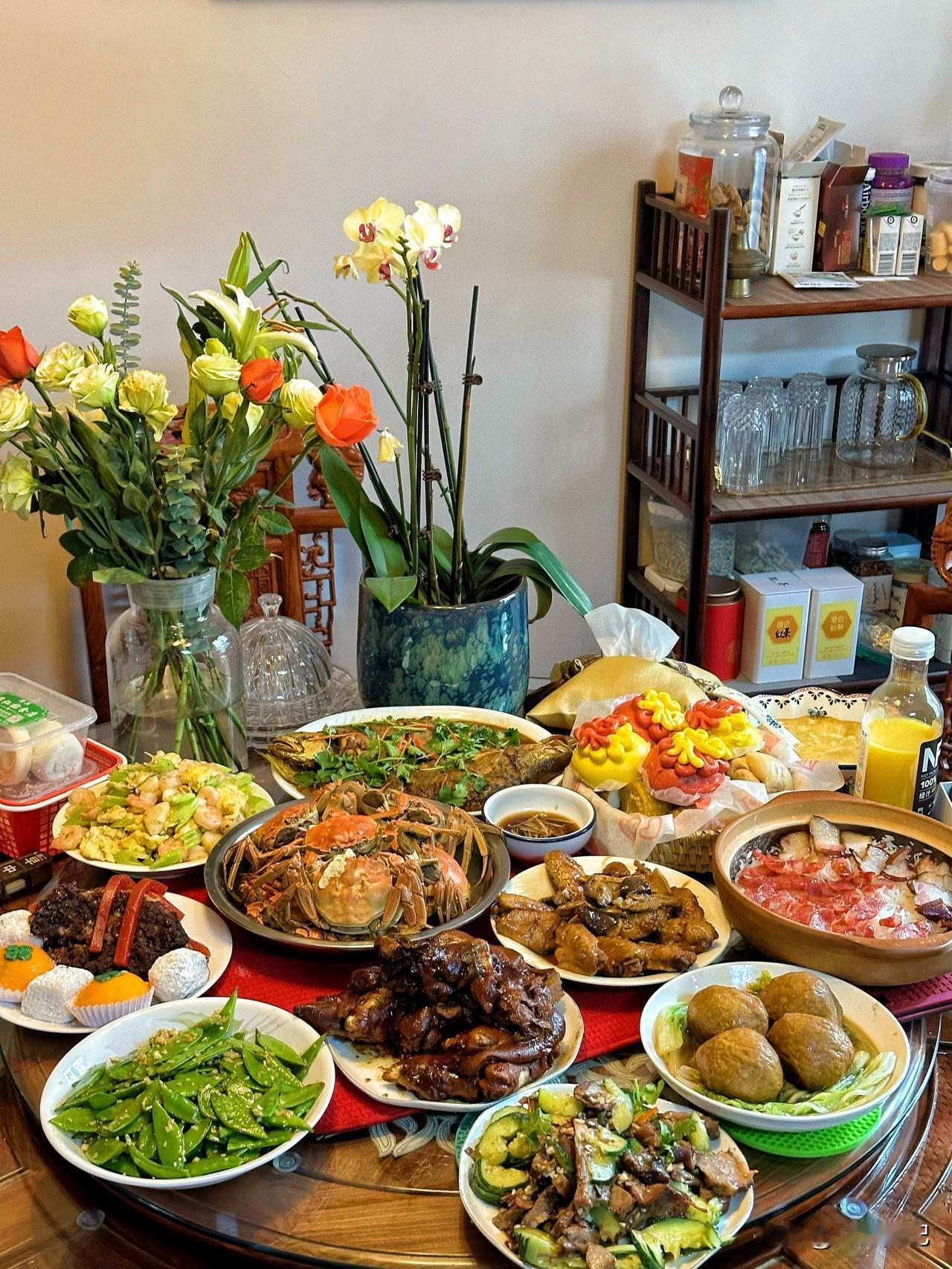 说实话，过年饭桌上，差点就吵起来了。
大伯又在吹他儿子是公务员。旁边一侄子听不下