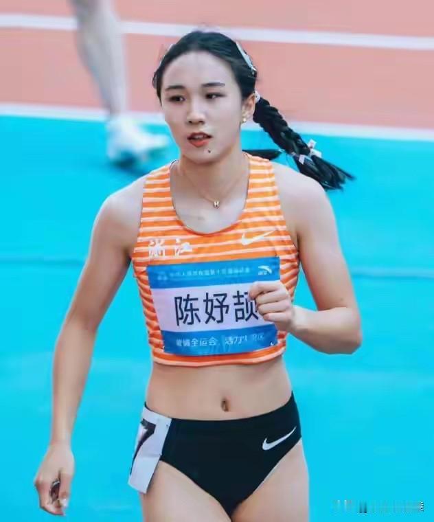 “小孩姐”的横空出世，也预示着中国的崛起！
“少年强则中国强”，真的不是一句空话