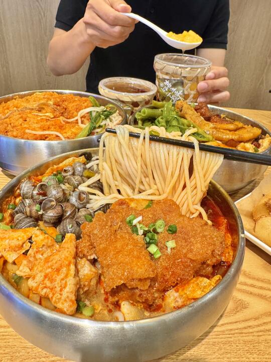 勒流新新店！！螺蛳粉也是吃到了……