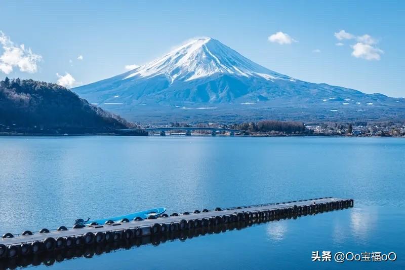 世界瞬息万变；网络世界，更有含义；更有时代的魅力；网络世界充满着人类想象力；人类