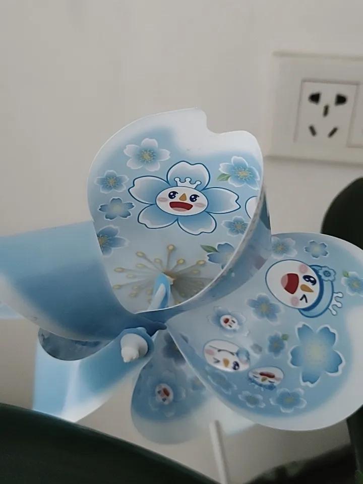 下联:写诗写词写诗词，诚邀上联下联品风品月品风月，还有理想的下联吗，欢迎讨论