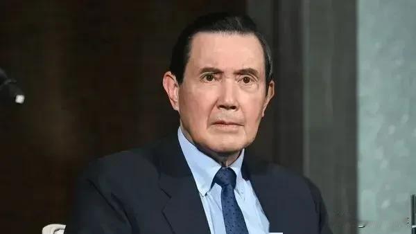 马英九“马前失蹄”，不委屈，支持不会改变！
    缺席今晚国民党的选前之夜，马