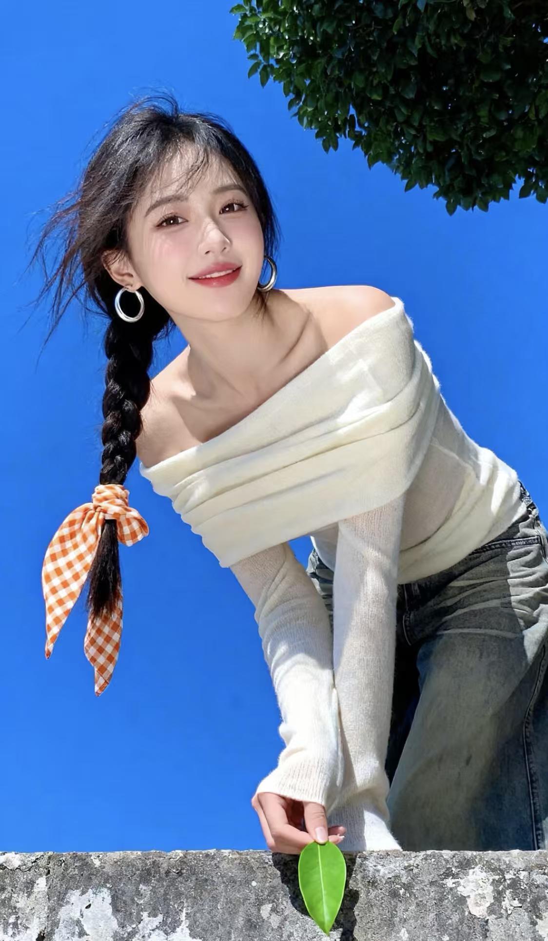 当你以这个角度看向我，
我只能“惊为天人”……