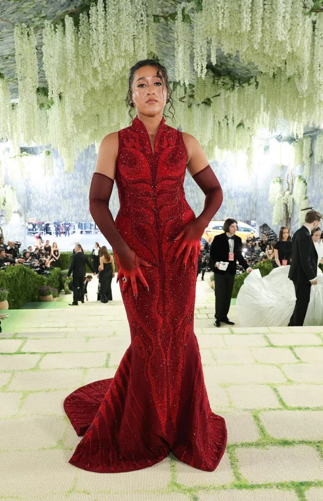 我们美子的时尚解题能力还是一直很可以。今年Met Gala大坂直美选择了Robe
