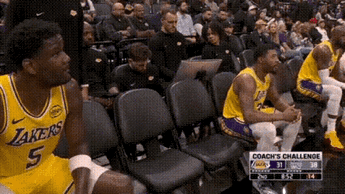 死亡之瞳———里夫斯后詹姆斯又盯上艾顿了！
刚说完里夫斯换灰熊JJJ，现在又不满