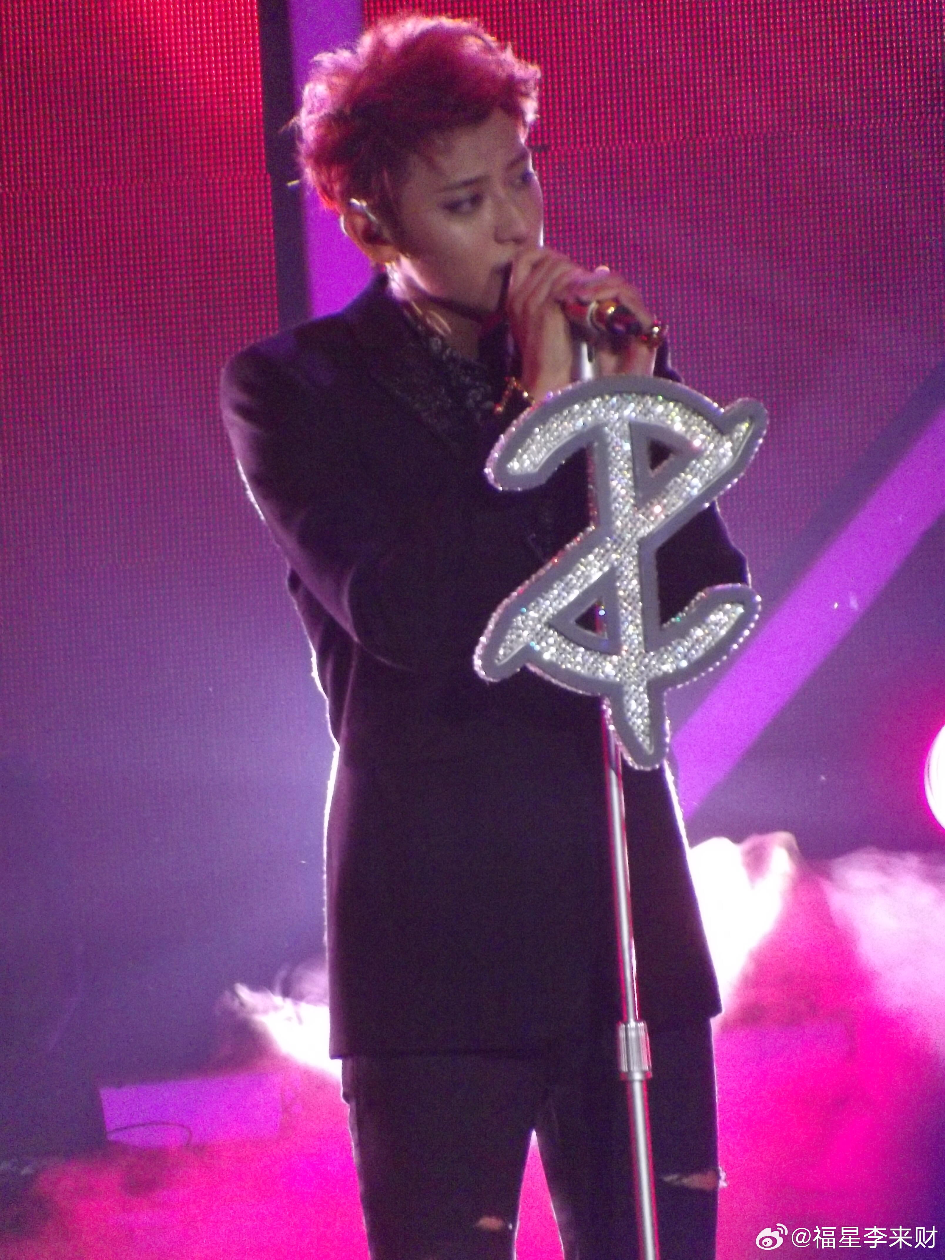 封存在相机包里的内存卡也封存住了15年的你年前搬家的时候 我收拾出来了之前的相机