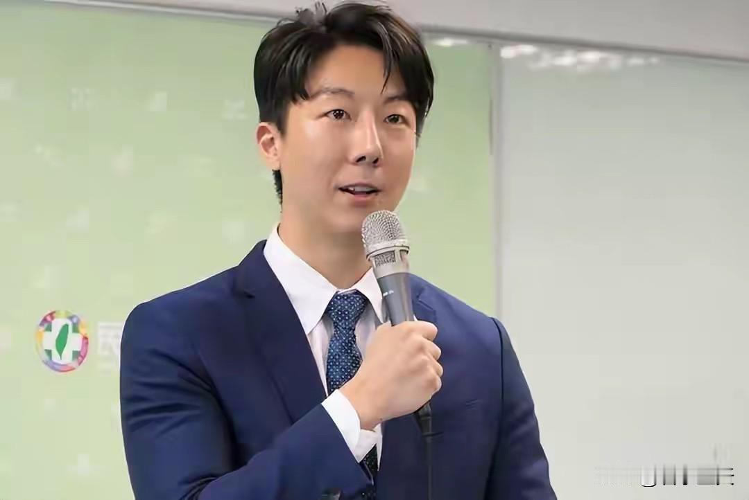 郑丽文女士在节目中说解放军的导弹并不会伤及无辜，它瞄准的对象就是那些顽固不化的台