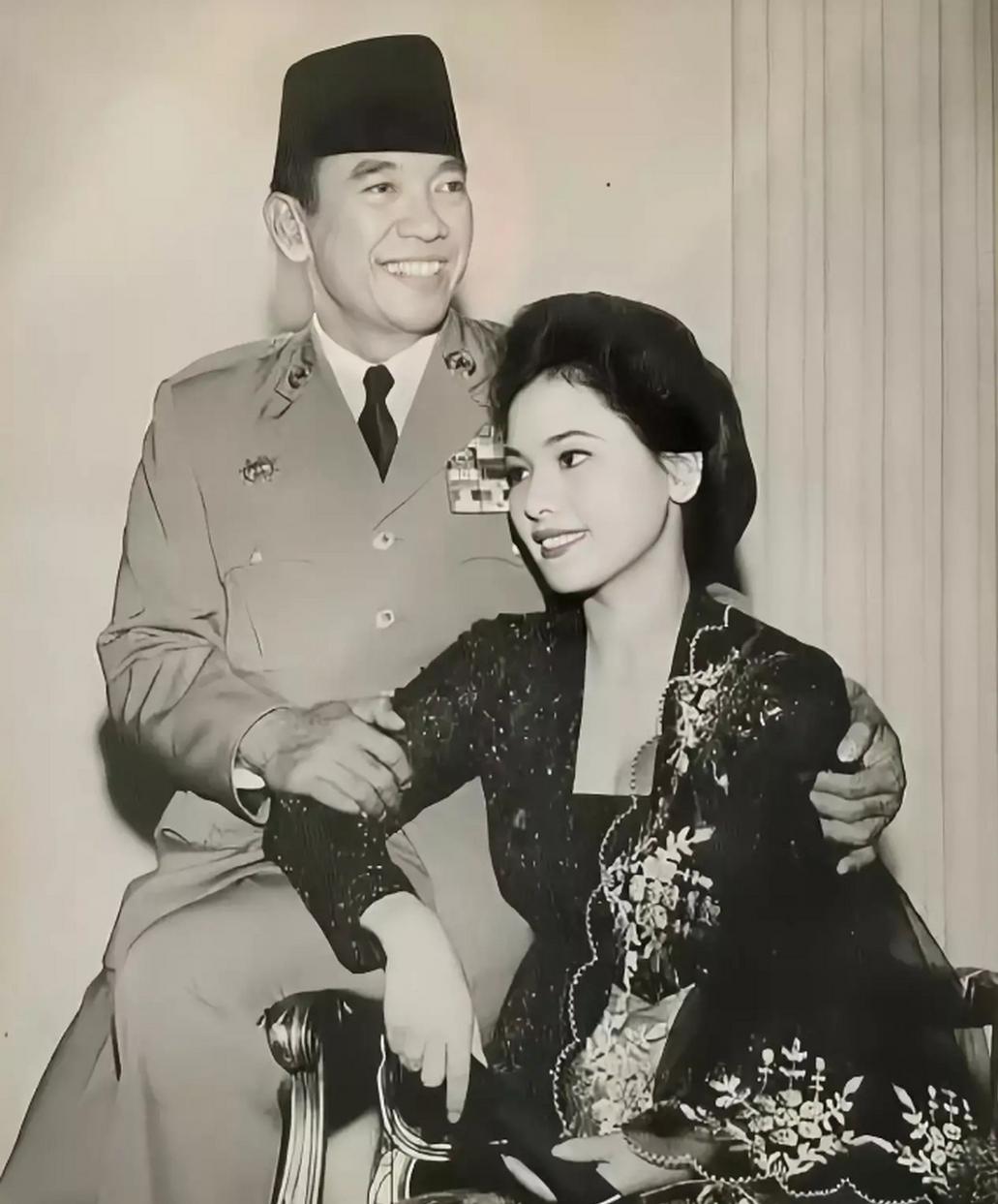 1959年，印尼总统访日，日本人知道他好色，专门为他安排了一名19岁的绝色艺伎，