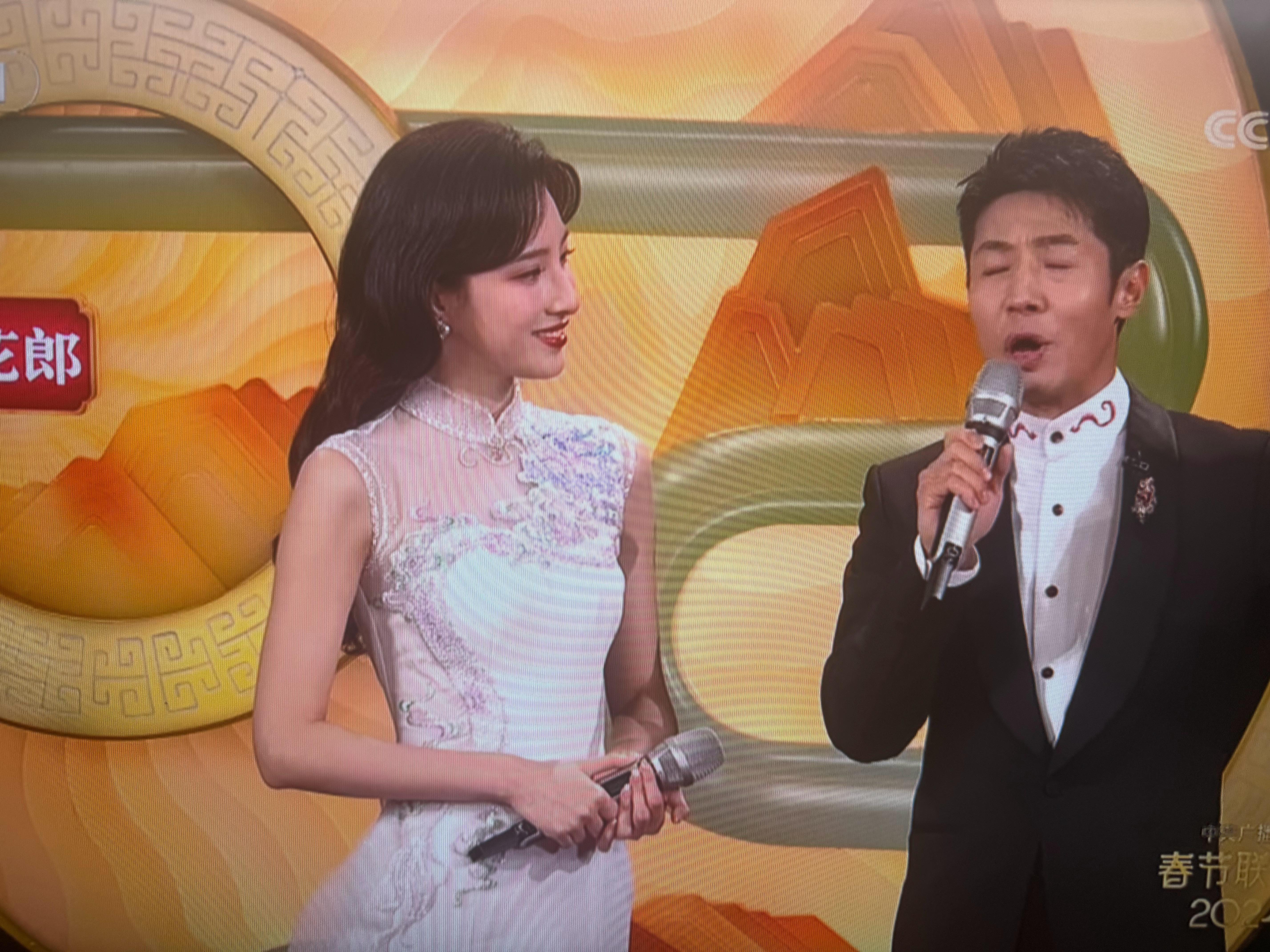 美女好看！！撒老师就随便了[笑cry] ​​​