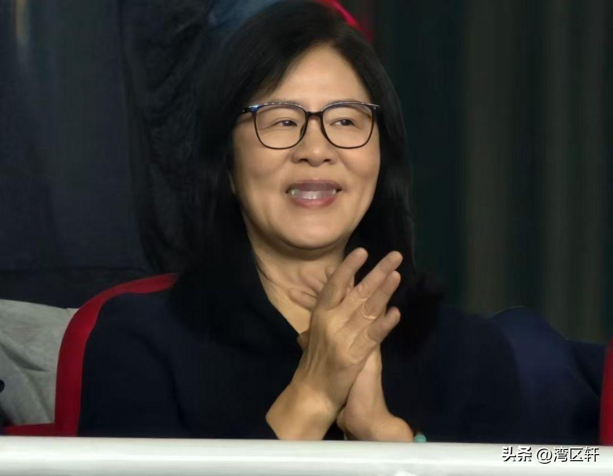 郎平朱婷中原同框！这场全明星赛见证女排精神接力
 
豫排联赛全明星赛10月31日