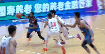 焦泊乔也是一个成功的例子，被广东男篮用时间和耐心“救”活了。四川男篮vs广东男篮