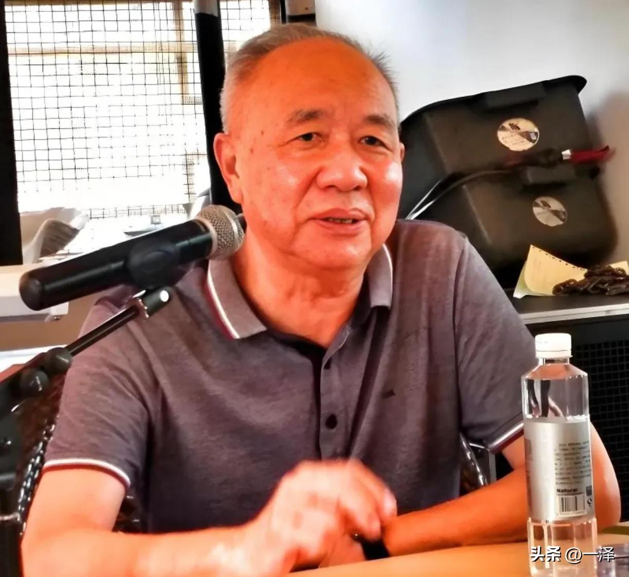 牟其中，起起落落的一生。1974年，因文章被判死缓，1979年释放。1982年，