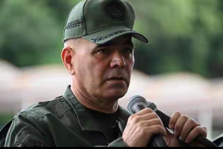 突发！美军突袭掳走马杜罗，委内瑞拉全国进入战备状态
 
当地时间1月4日，委内瑞